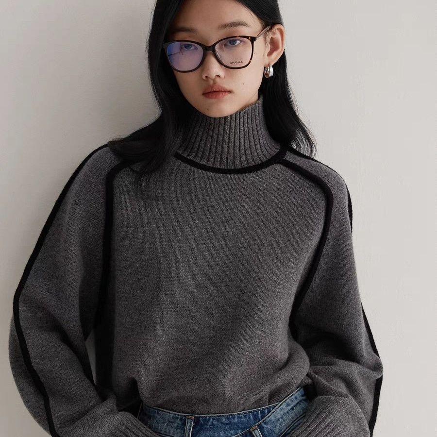 Hazeo Turtleneck Sweater